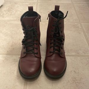 Maroon boots - memory foam